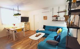Colors Apartment Split